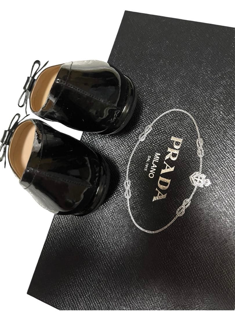 美品 PRADA プラダ リボン フラットシューズ 38 パテントレザー