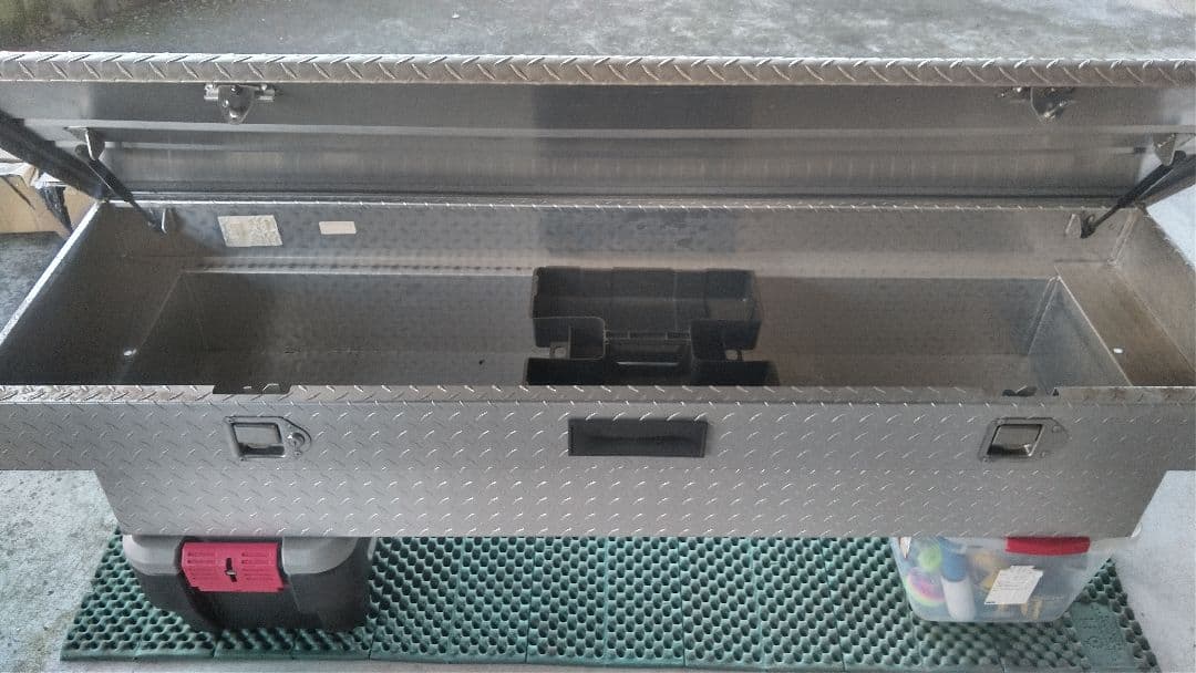 DEEZEE,アルミ製ツールボックスフォード、シボレー、ダッジ、直接引き取り歓迎