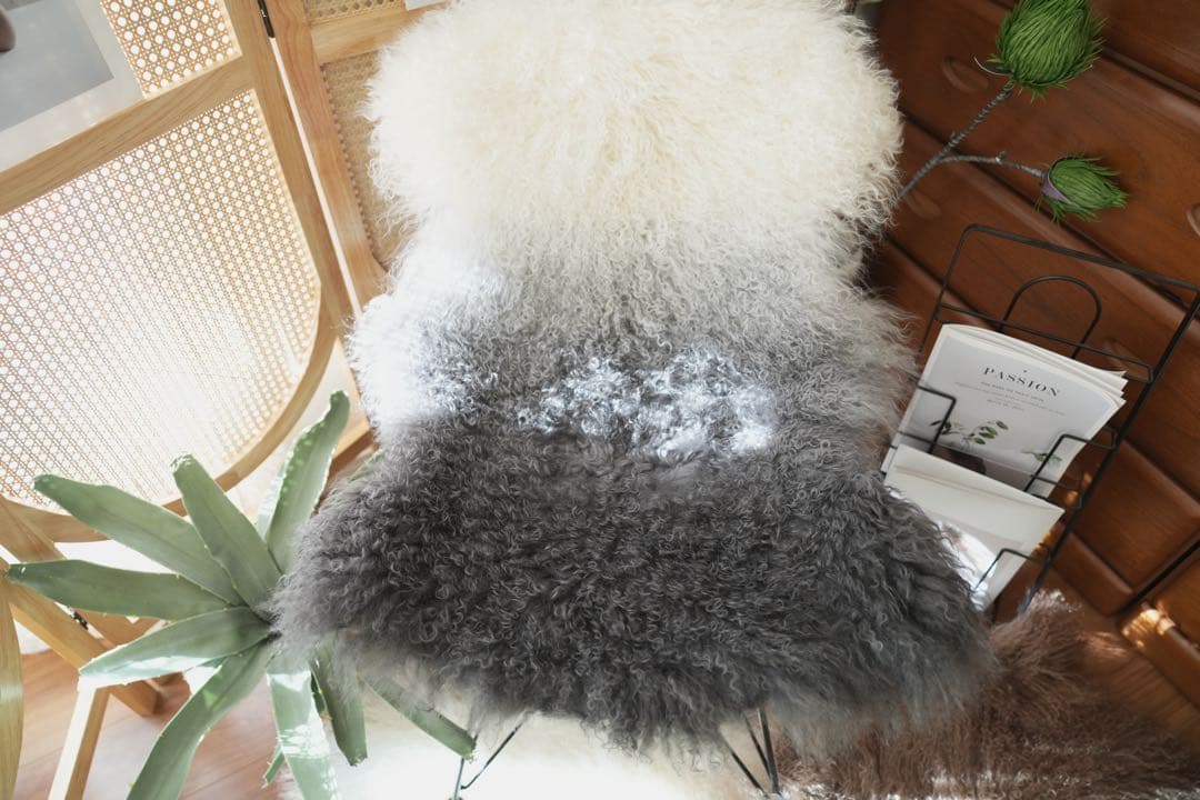 ひ*ぱ様 チベットラムフルスキン1匹物約60×95cmGY系