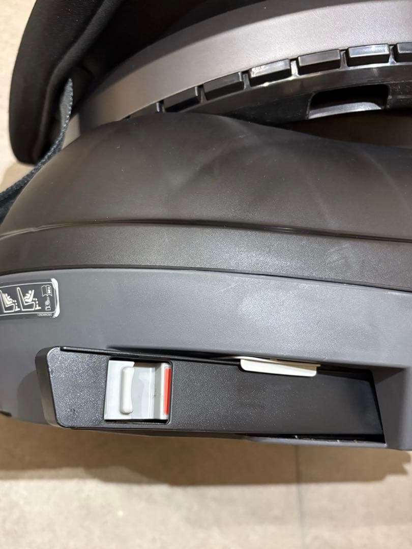 Combi 回転式チャイルドシート ブラック