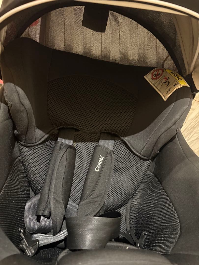 Combi 回転式チャイルドシート ブラック