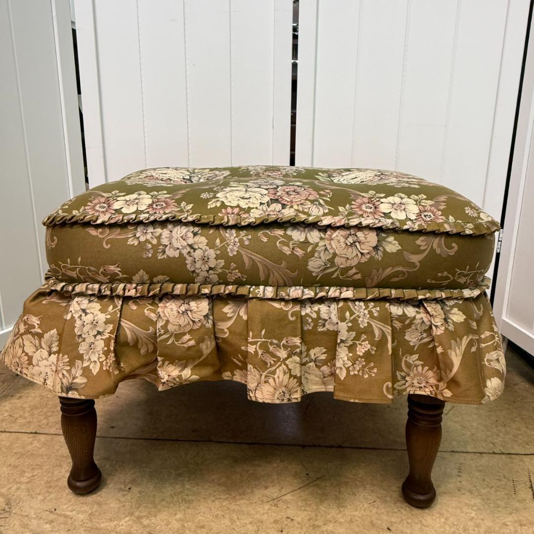 ★飛騨産業　キツツキマーク　スツール　オットマン　花柄