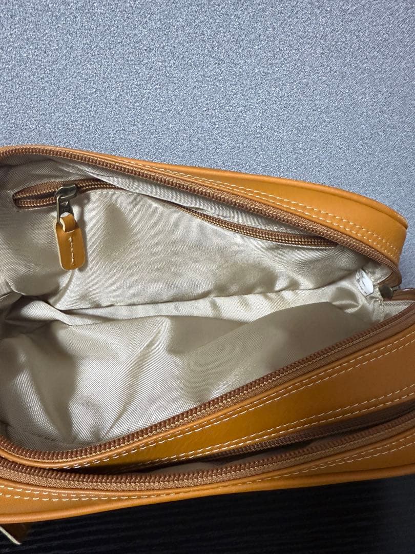 完売品　ローリングス　セカンドバッグ