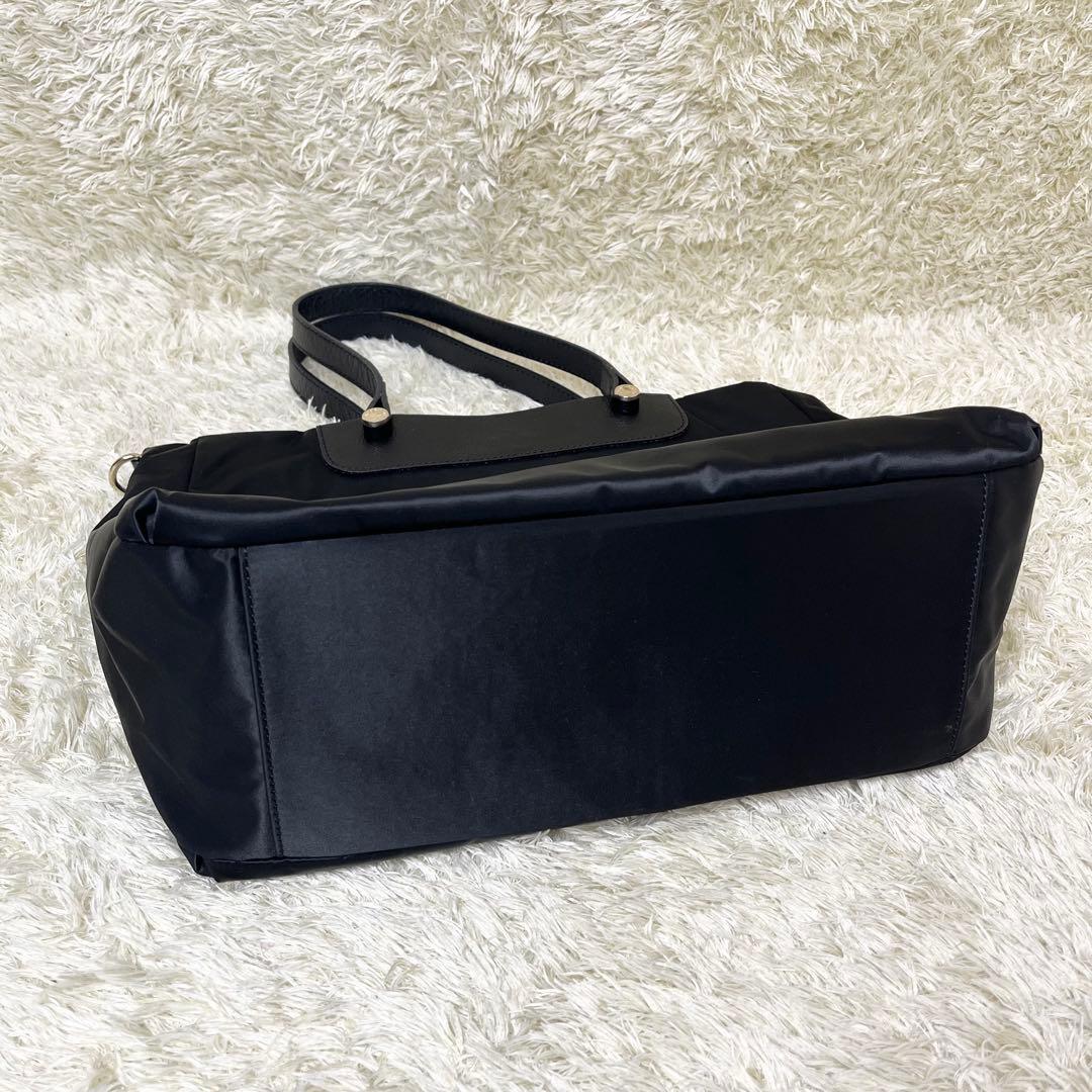 ★完売品★ラシット今期A4入るポケット多数三層構造メタルロゴ2wayバッグ