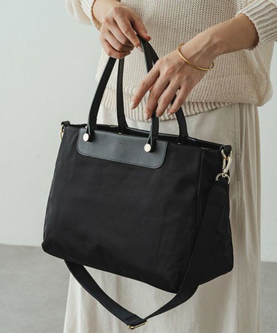 ★完売品★ラシット今期A4入るポケット多数三層構造メタルロゴ2wayバッグ