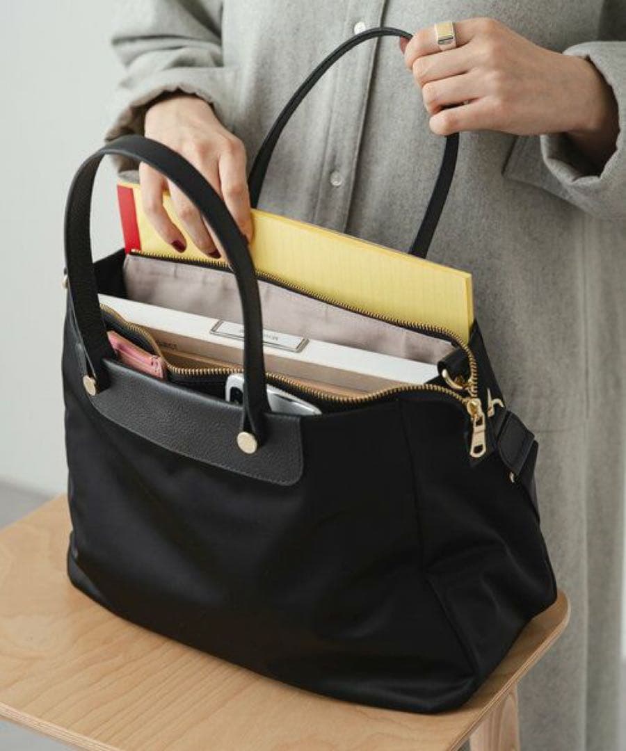 ★完売品★ラシット今期A4入るポケット多数三層構造メタルロゴ2wayバッグ