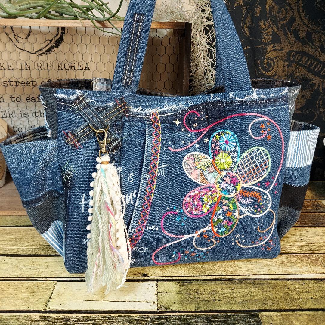 刺繍デニムバック　No.652　デニムリメイク　刺繍バック　サイドポケット