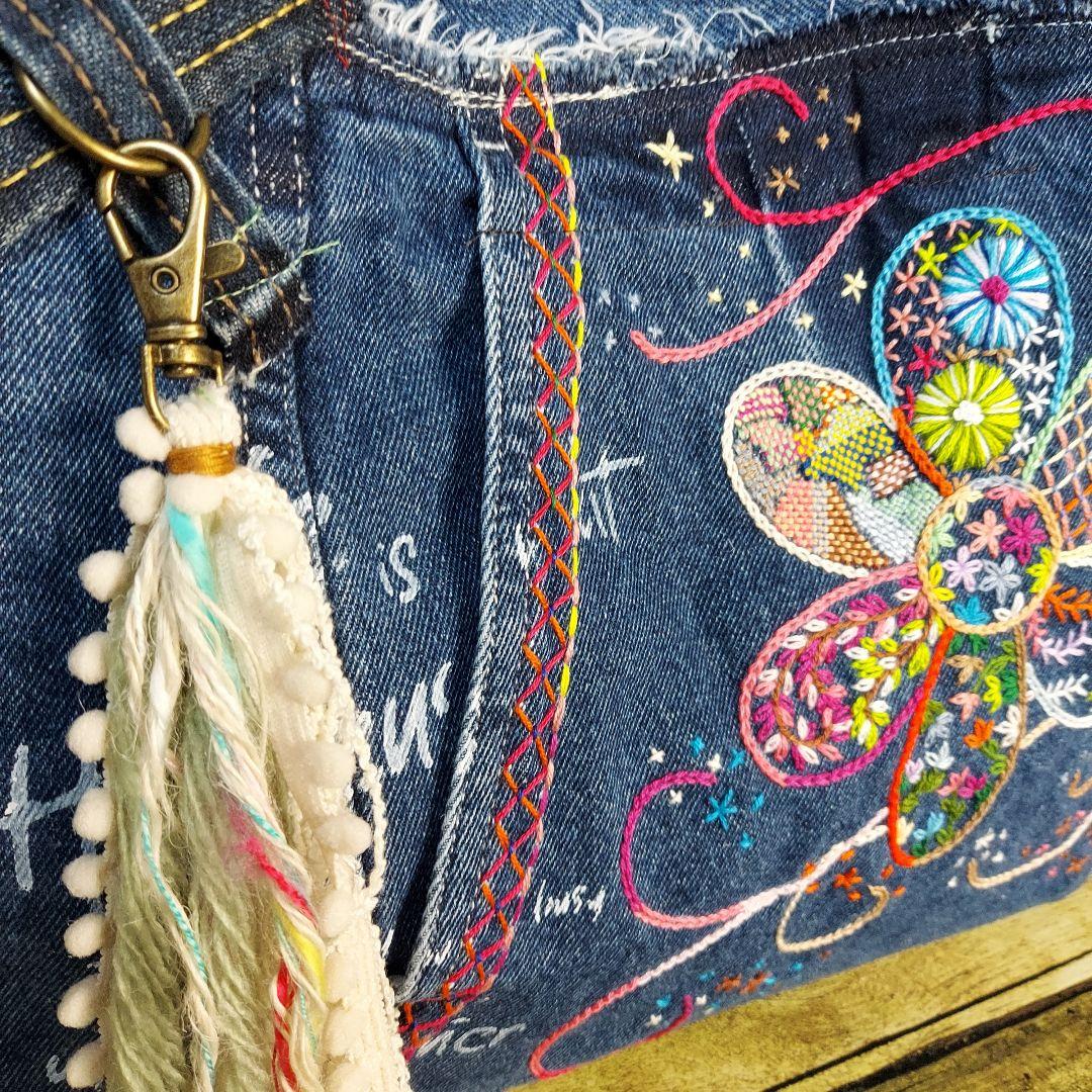 刺繍デニムバック　No.652　デニムリメイク　刺繍バック　サイドポケット