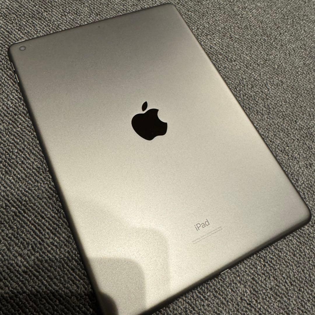 iPad 第7世代 32GBスペースグレイWi-Fiモデル