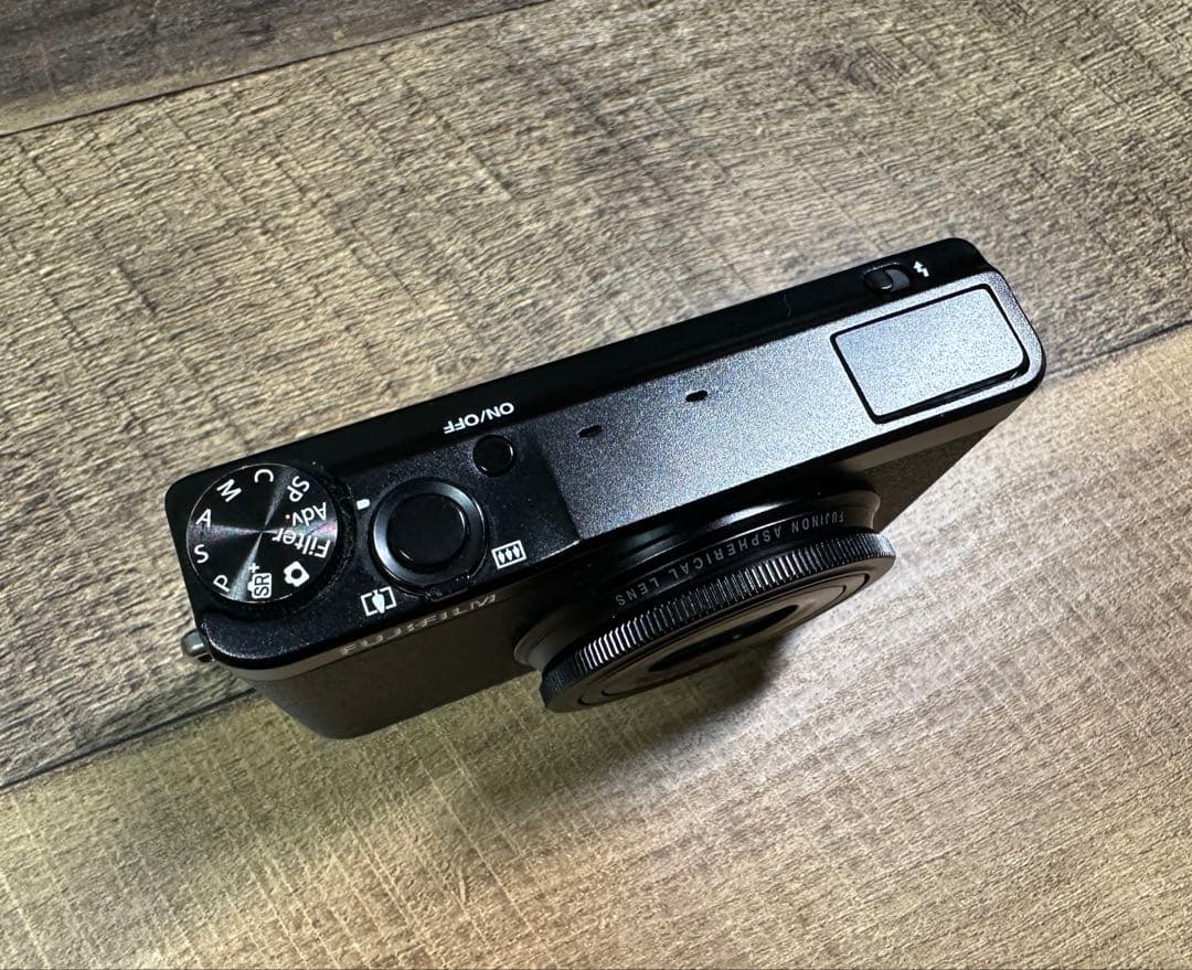 FUJIFILM XQ1 【ジャンク】