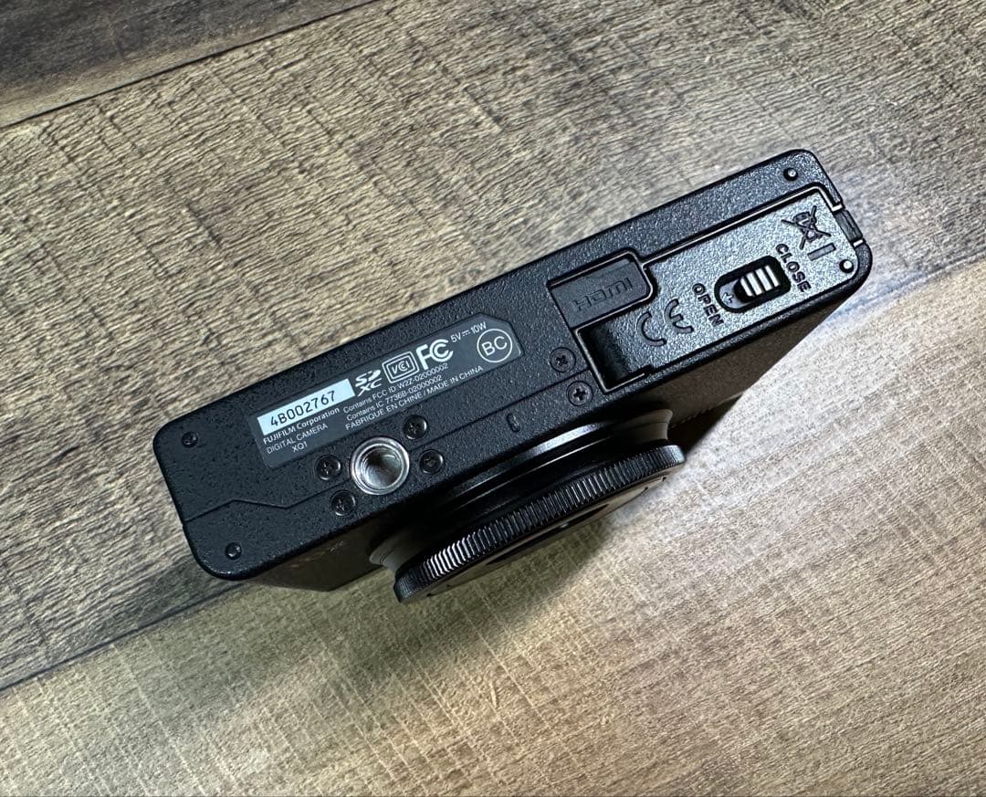 FUJIFILM XQ1 【ジャンク】