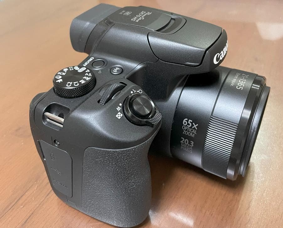 【ほぼ未使用】Canon PowerShot SX70HS 本体　付属品あり