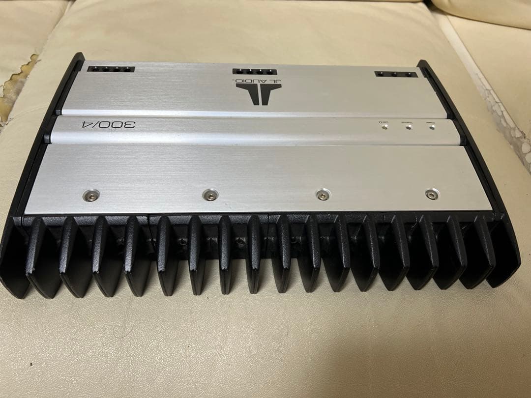 パワーアンプ 300/4