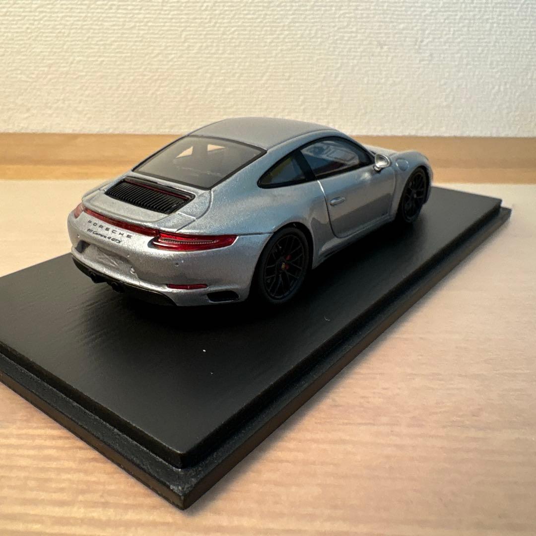 スパーク　ポルシェ　911 カレラ 4 gts 1/43 ミニカー　シルバー