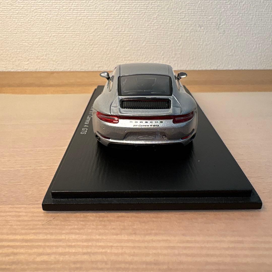 スパーク　ポルシェ　911 カレラ 4 gts 1/43 ミニカー　シルバー
