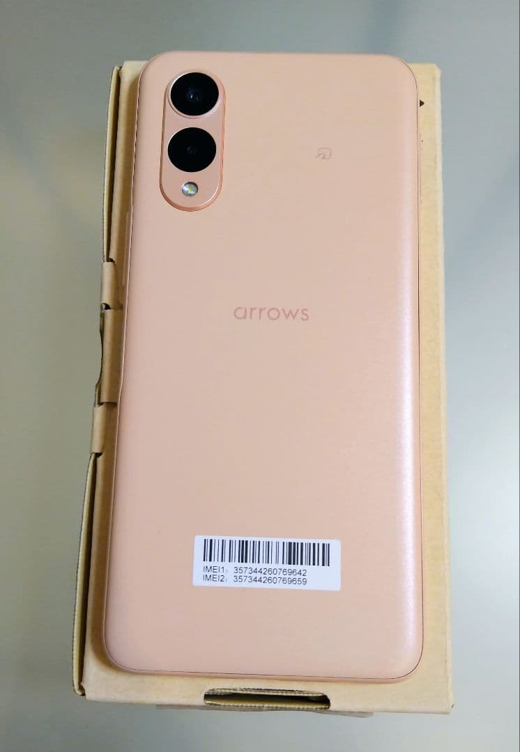 ✨新品✨arrows We2 ライトオレンジ スマホ本体 ❤️スマホカバー付き