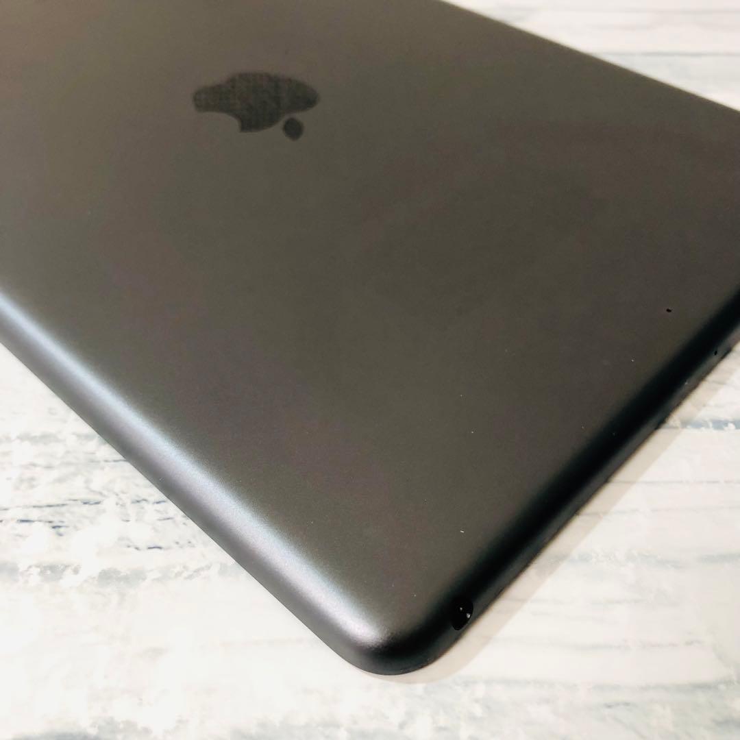 iPad 第7世代 32GB wifiモデル 付属品完備　管理番号：238
