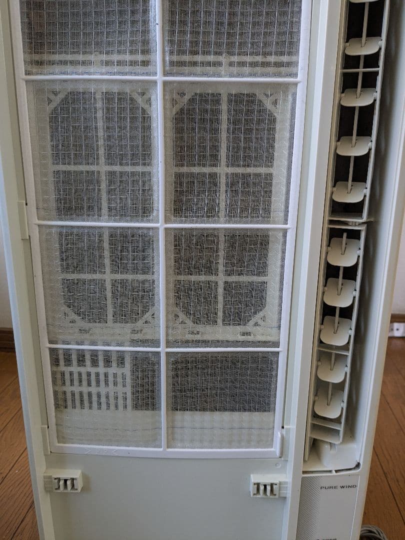 コロナ　窓エアコン　2015年製　枠、付属品は新品未使用