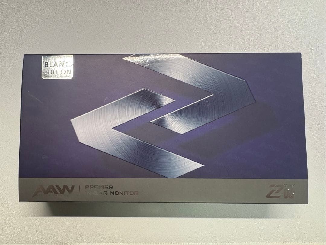 イヤホン AAW Z06 Blanc Edition(Universal Fit)