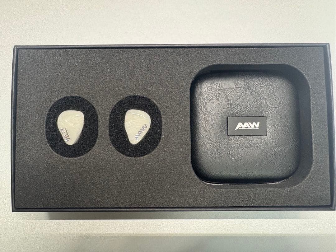 イヤホン AAW Z06 Blanc Edition(Universal Fit)