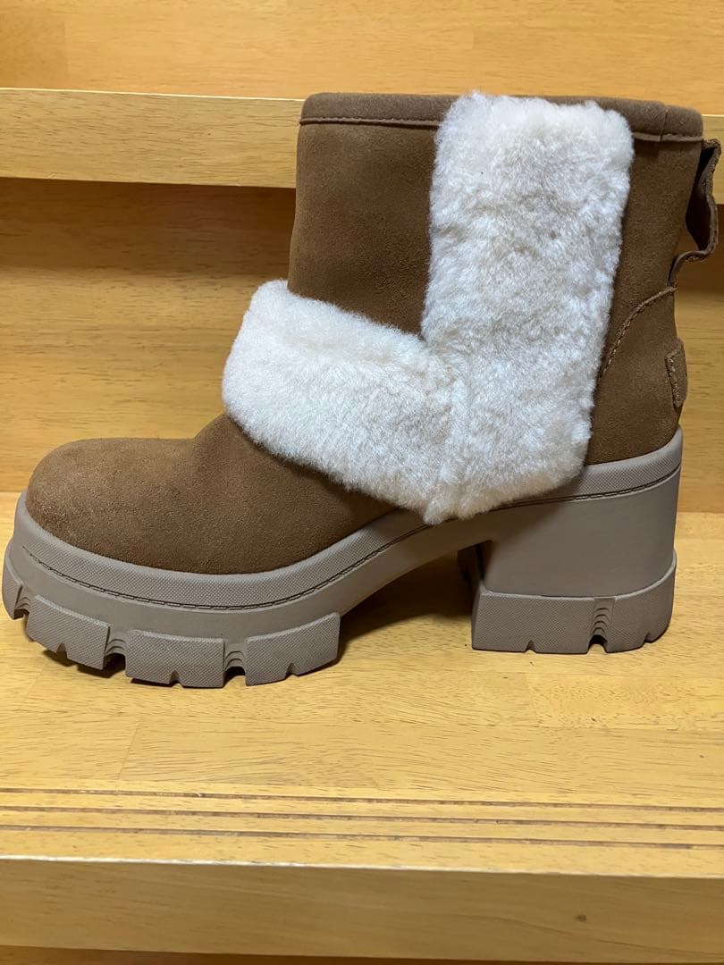 すし！UGG Brooklyn Sunburst