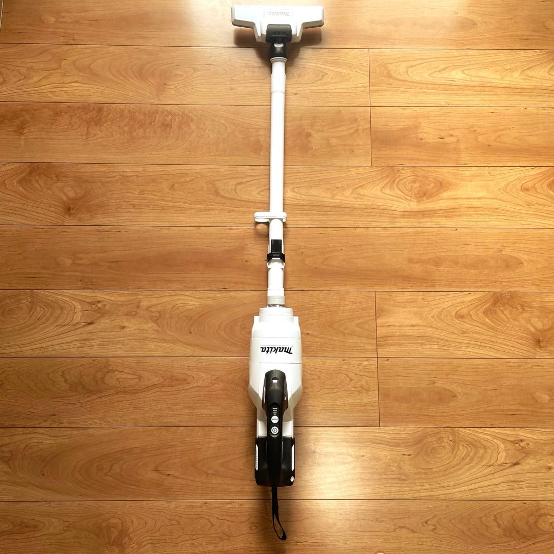 Makita スティッククリーナー CLO03GRDW掃除機　新品
