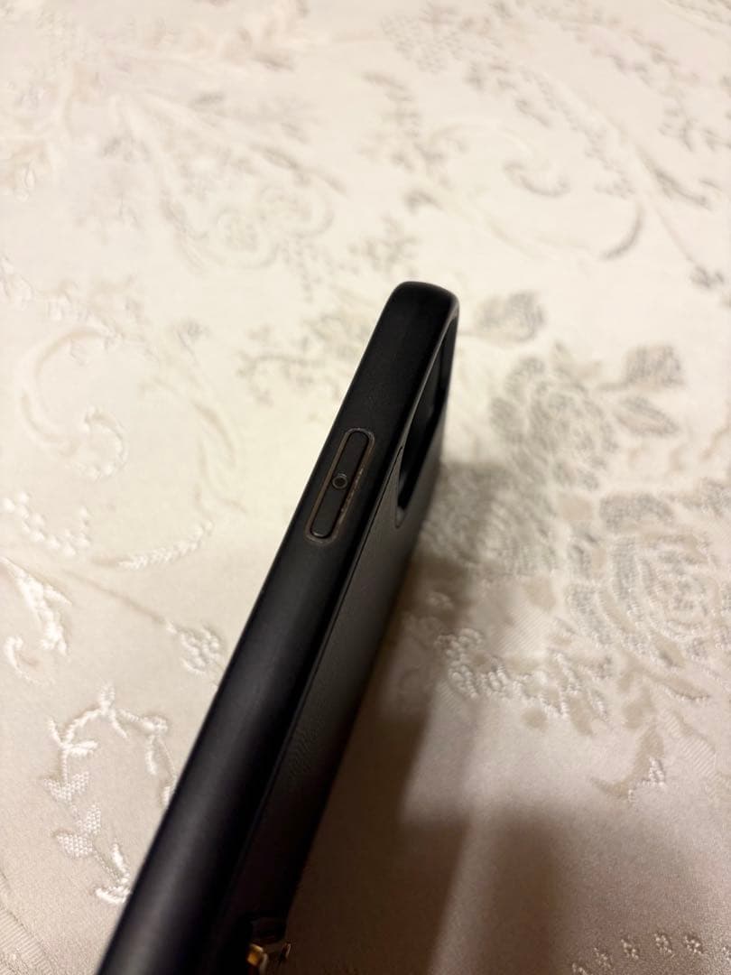 PRADA サフィアーノ レザー 12mini iPhoneケース