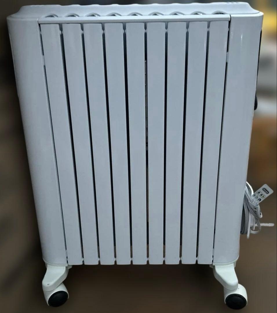 DeLonghi オイルヒーター RHJ65L0915 ストーブ　暖房