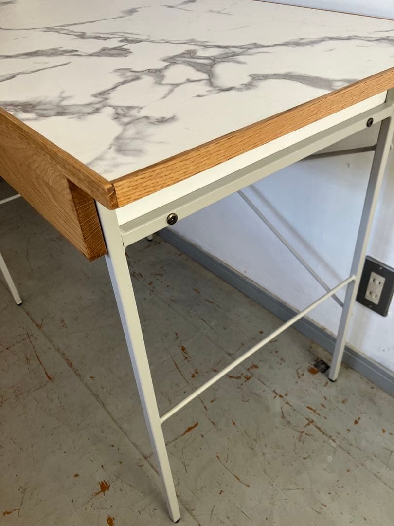 a.depeche POL desk 900 wide マーブル、ユロップグレー