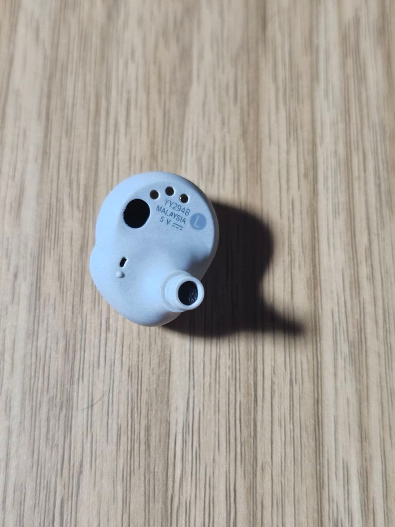 移転セール！　ケース、イヤホンバッテリー新品　wf-1000xm4 シルバー