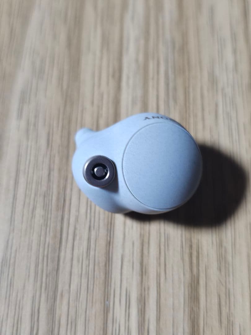 移転セール！　ケース、イヤホンバッテリー新品　wf-1000xm4 シルバー