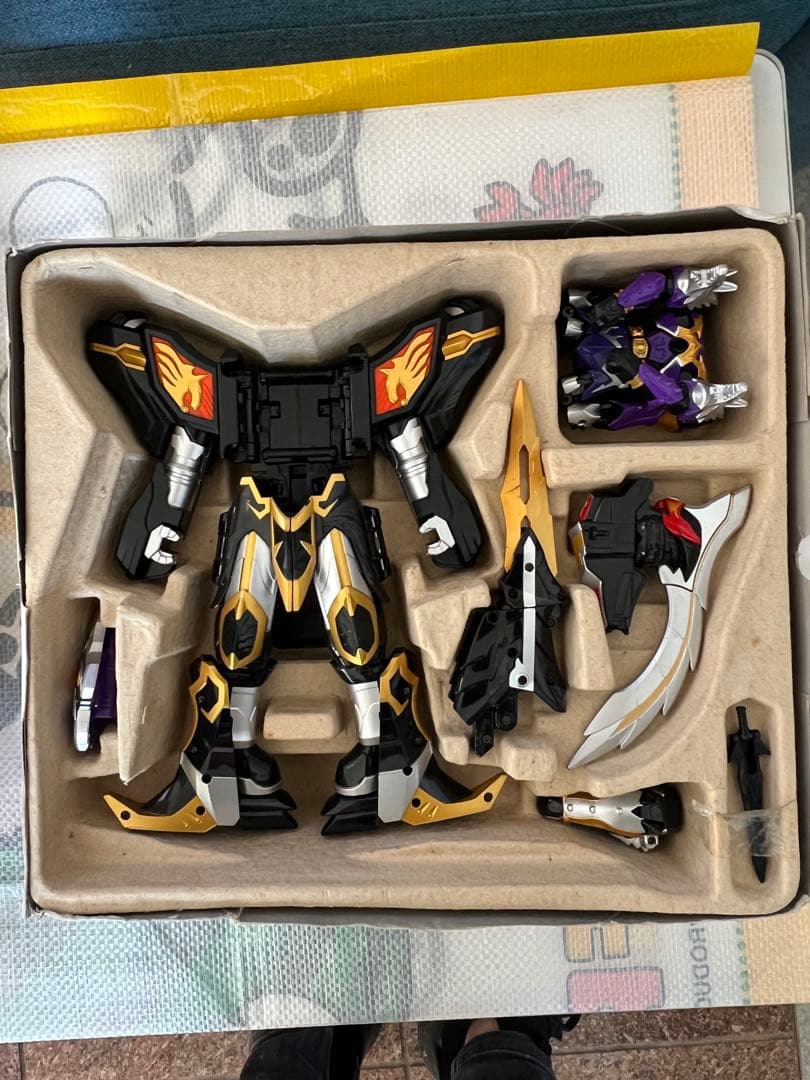 ウルザード 3モード変形フィギュア