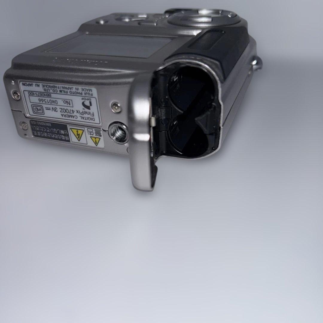 【美品、動作品】FUJIFILM FinePix 4700z 126