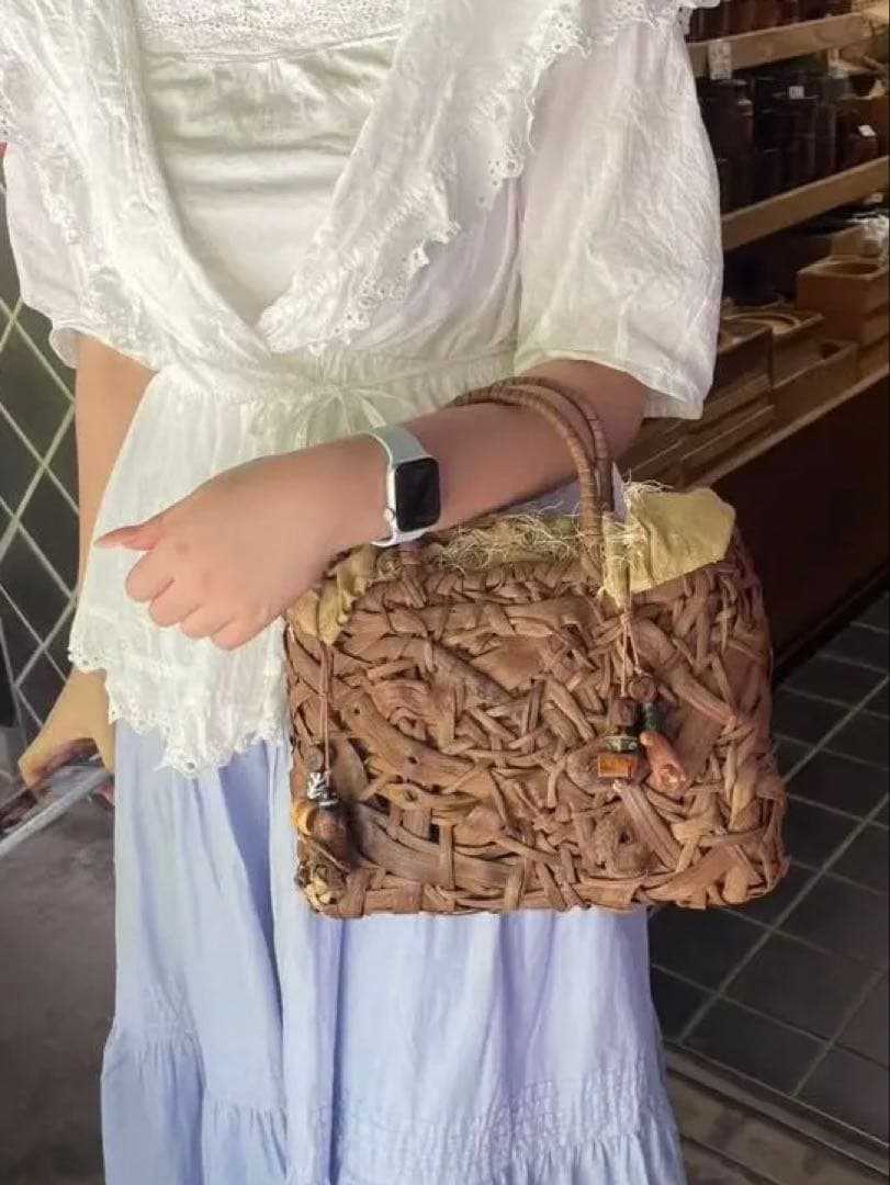 ブラウン葡萄籐編み込みハンドバッグ