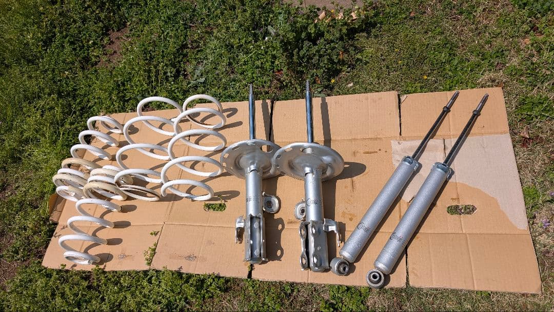 G*A様 「美品」アルファード20 KYB Extage サスペンションキット