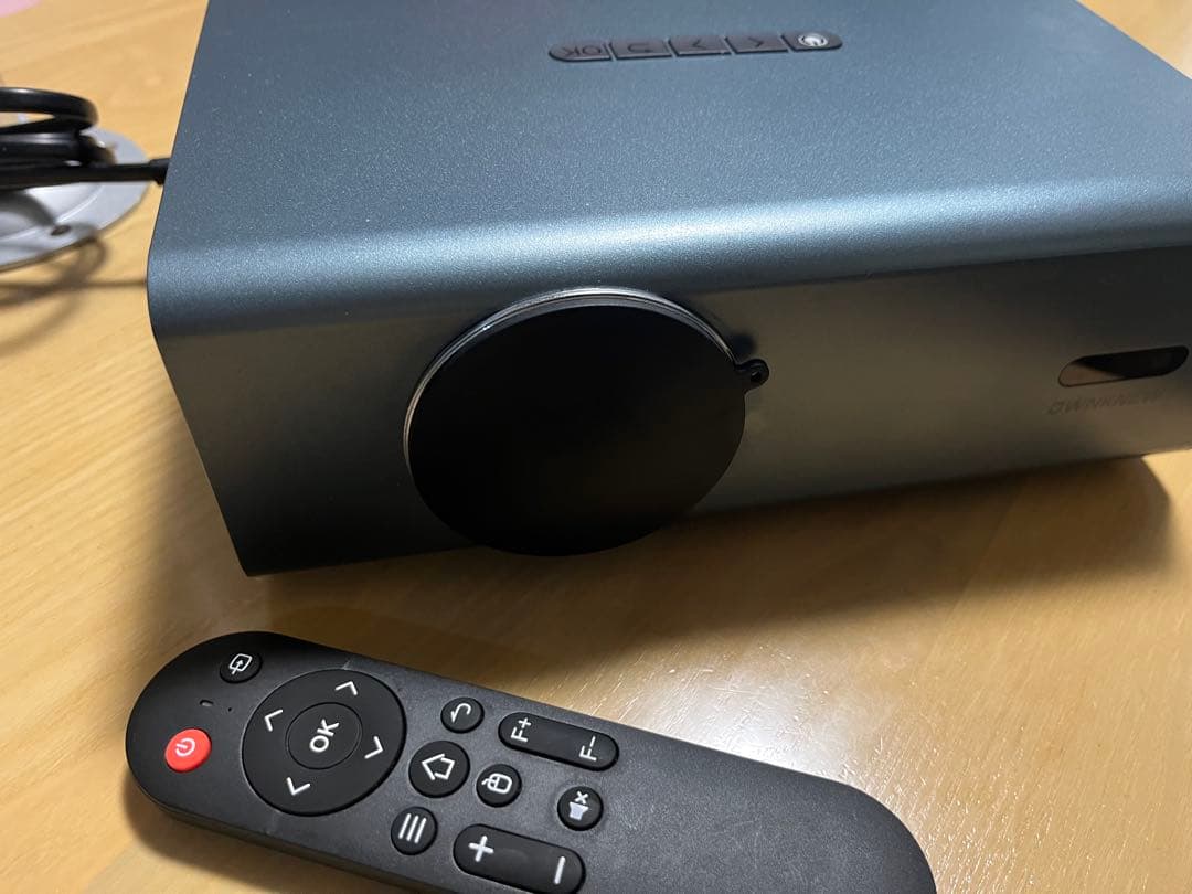 4Kプロジェクター 30000ルーメン WiFi6対応