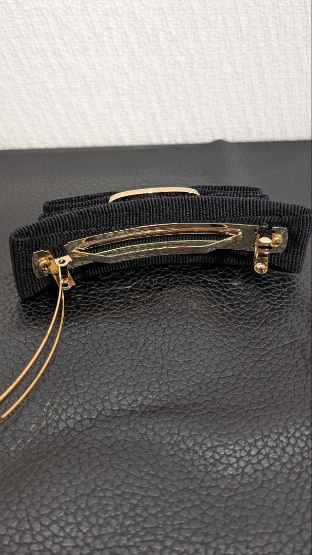 未使用　フェラガモ　バレッタ　ゴールド×ブラック