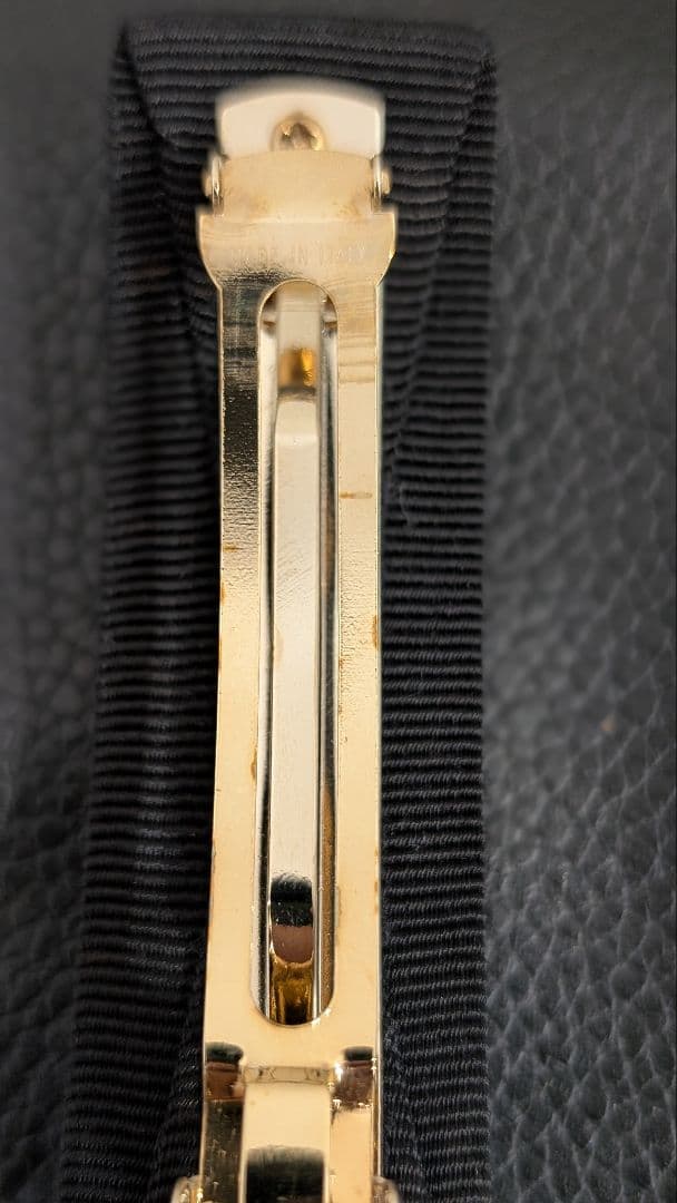 未使用　フェラガモ　バレッタ　ゴールド×ブラック