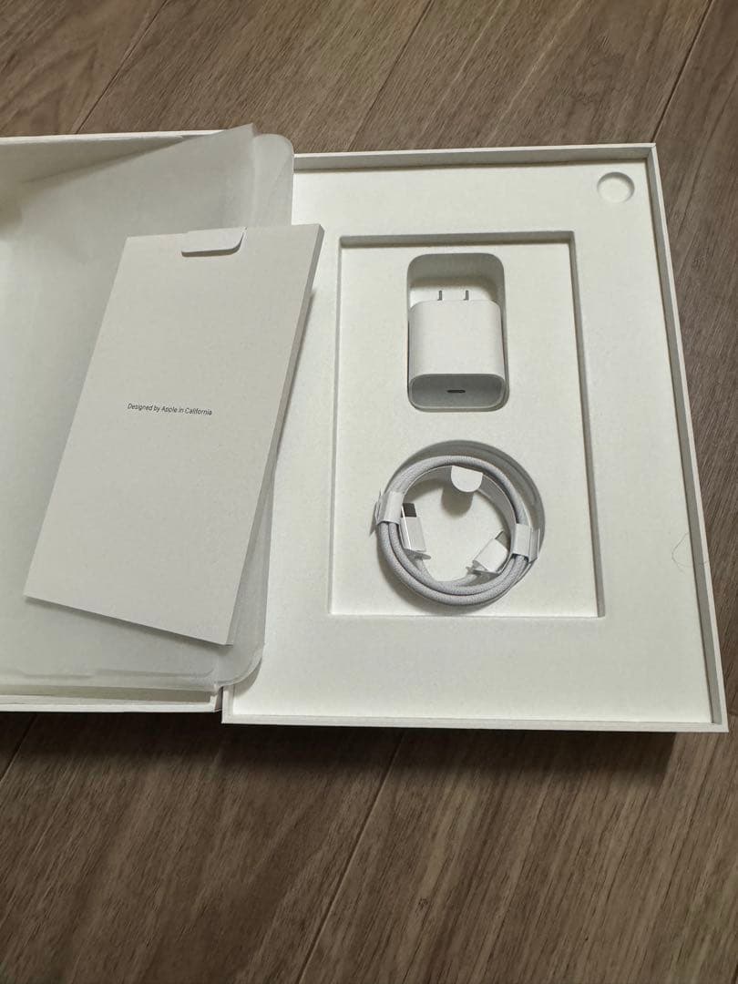 たえこ　Apple iPad 10.9インチ 本体