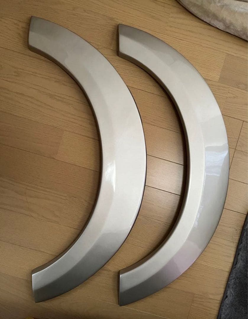 ハイエース200系25ミリワイドダウンルックオーバーフェンダー