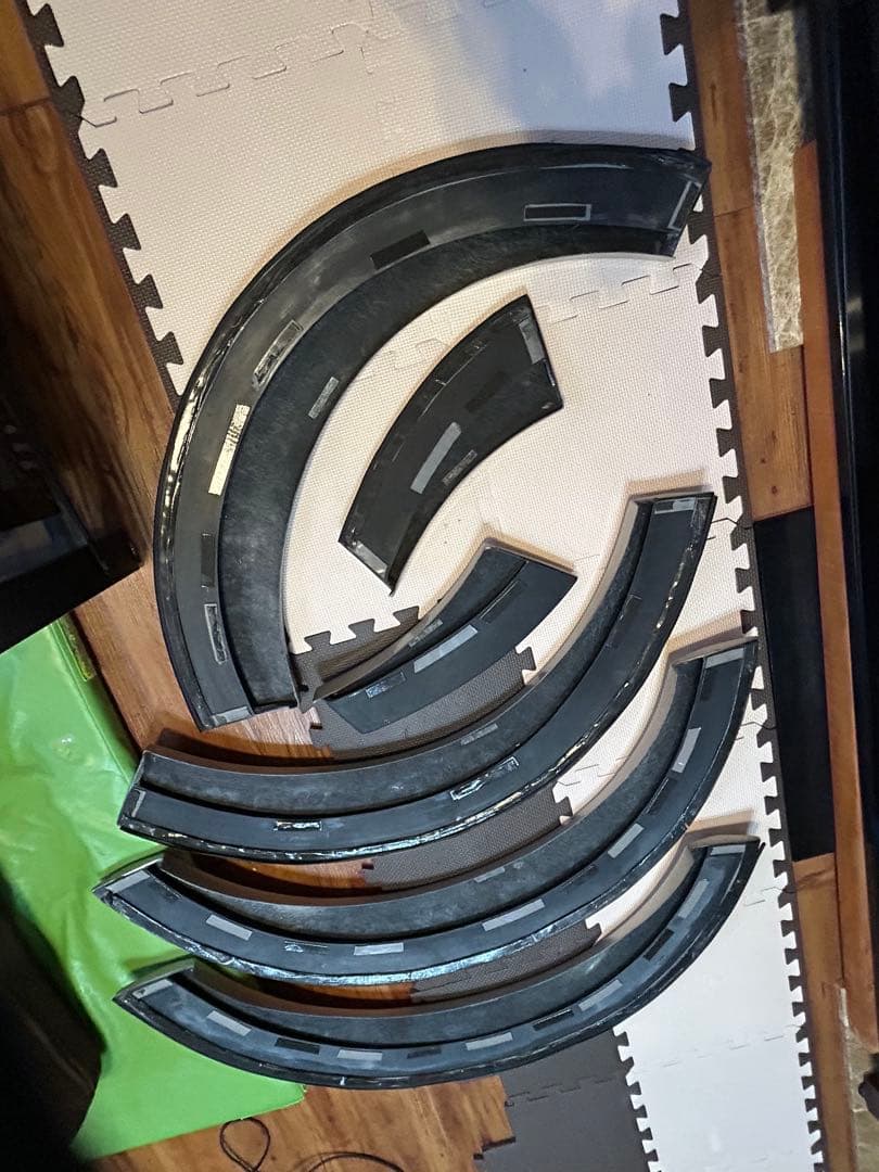 ハイエース200系25ミリワイドダウンルックオーバーフェンダー