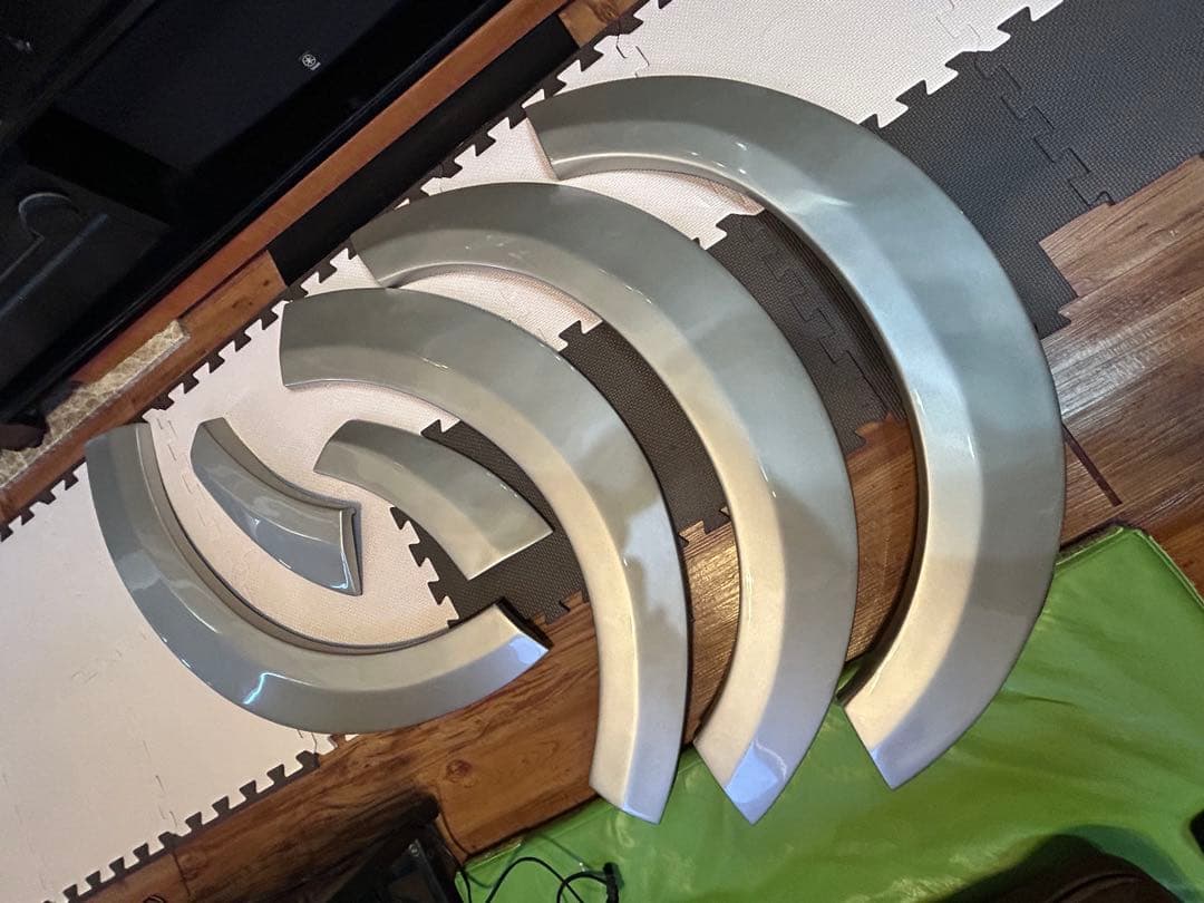 ハイエース200系25ミリワイドダウンルックオーバーフェンダー