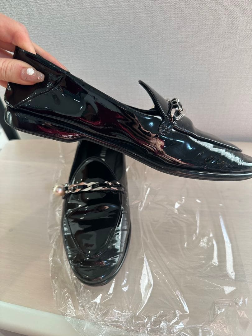 miu miu パール付きローファー