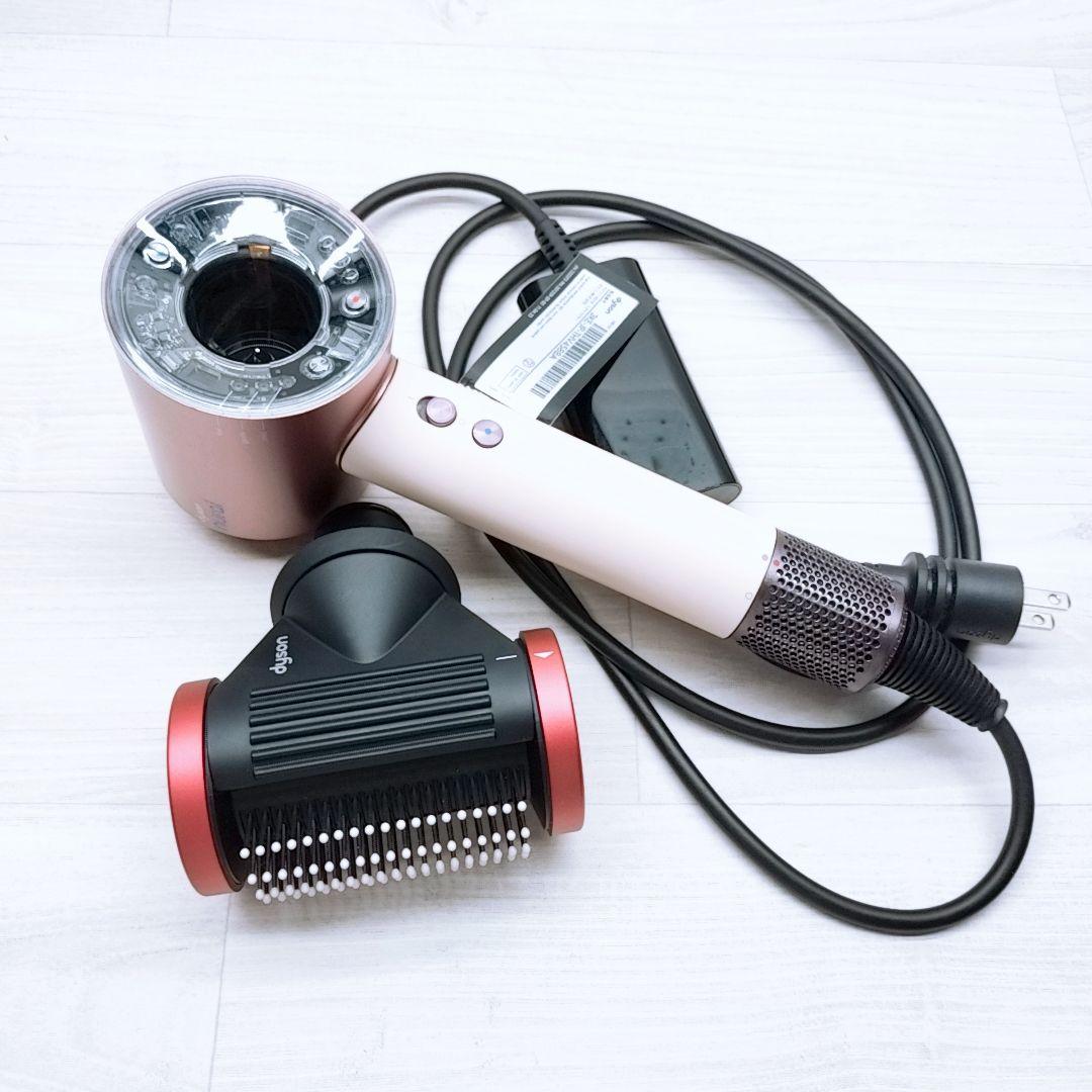 ほぼ未使用☺️最新モデル ダイソン ドライヤー HD16 Dyson