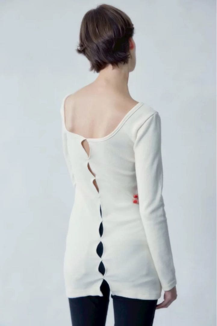 シシクイ　カットソー　白