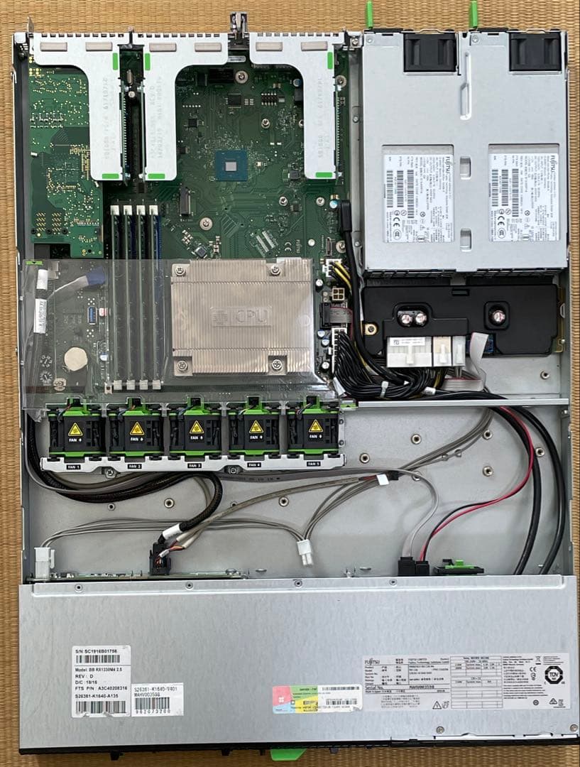 富士通 PRIMERGY RX1330 M4 【動作確認済】