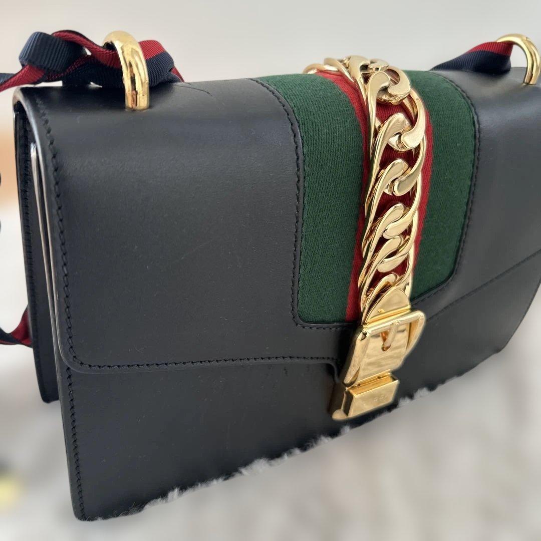 Gucci ショルダーバッグ ブラックレザー