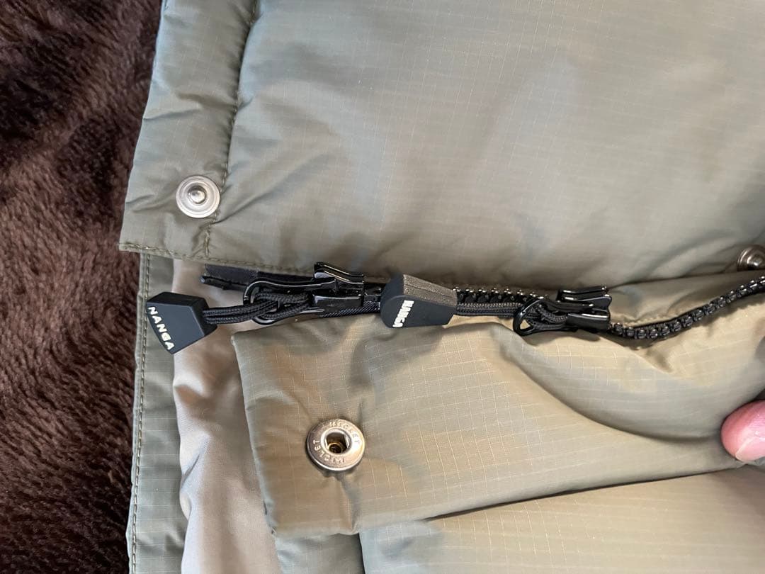 NANGA オリーブ ダウンジャケット