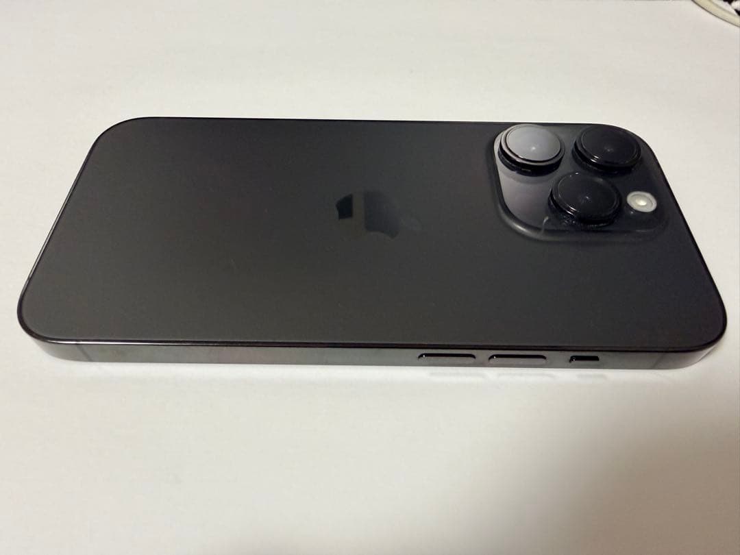 セ*ク様 【海外版のためシャッター音なし】iPhone 14 Pro