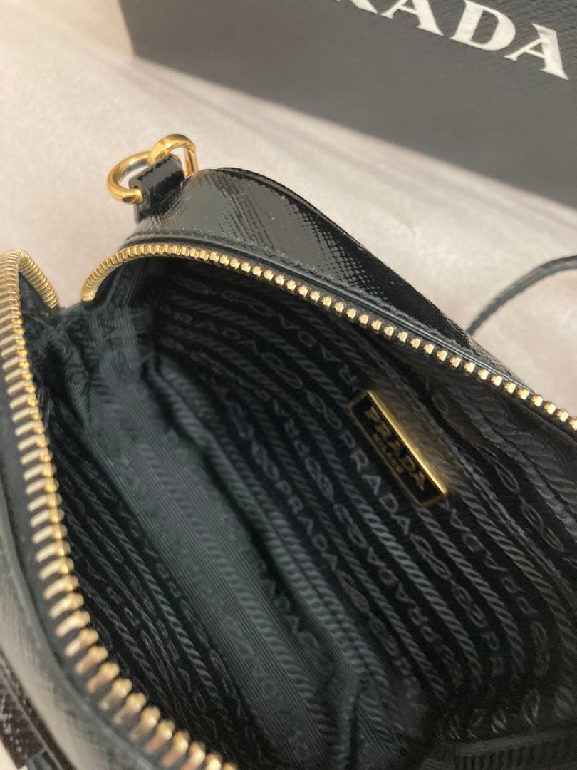 ド*ー様 PRADA プラダ　ポシェット　ショルダーバッグ　パーティーバッ